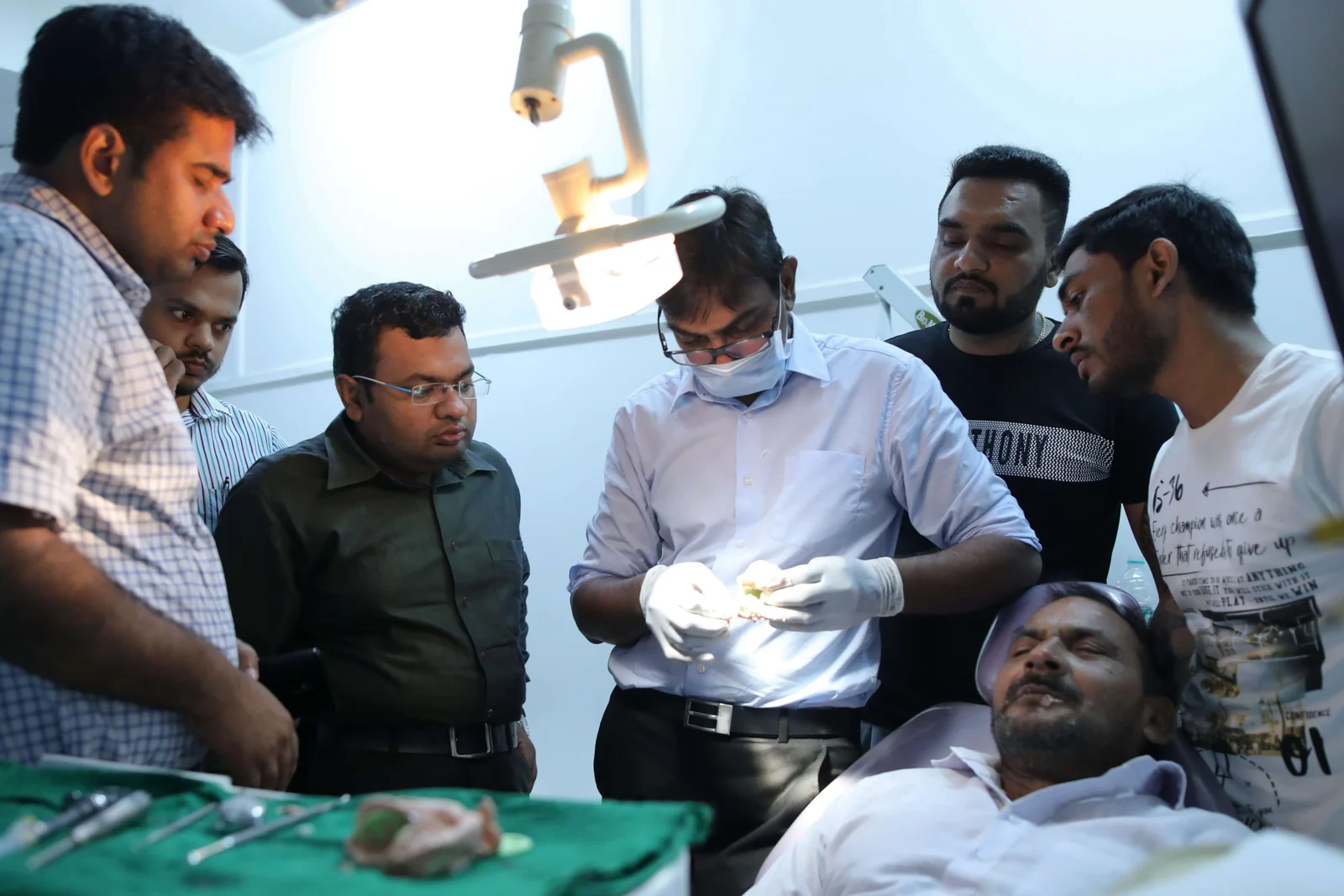 learn-dental-implant-in-Gurgaon